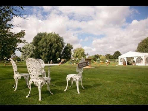 Skipbridge Farm Shepherds Huts Campground Green Hammerton エクステリア 写真